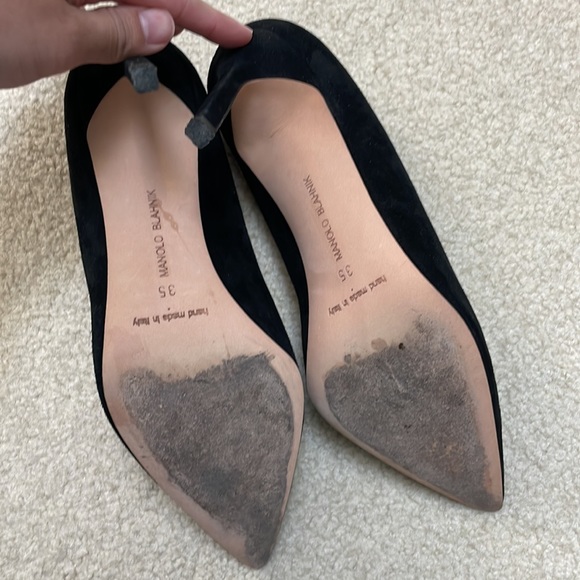 Worn once Manolo Blahnik BB90 suede pumps - Picture 5 of 5